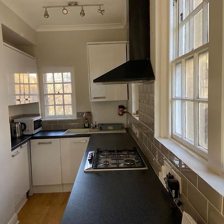 Period Apartment On South Bank 伦敦 外观 照片
